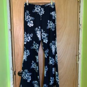 Floral pattern flare pants (Size L)